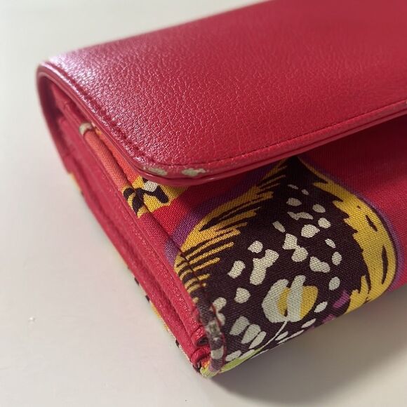 VERA BRADLEY Faux Red Leather Trimmed Floral Audrey Wallet - Picture 9 of 9